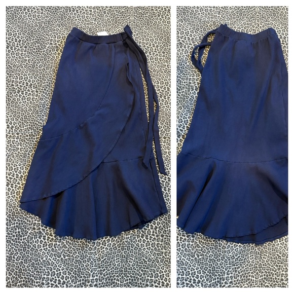 Elegant Navy Blue Women's Skirt - Picture 5 of 7